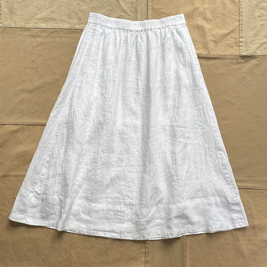 Maddie Skirt in Linen, White