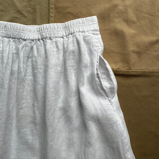 Maddie Skirt in Linen, White