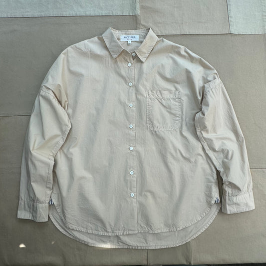 Jo Shirt in Poplin, Almond Milk