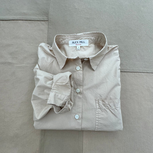 Jo Shirt in Poplin, Almond Milk