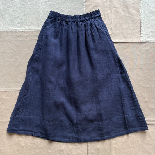 Maddie Skirt in Linen, Dark Navy